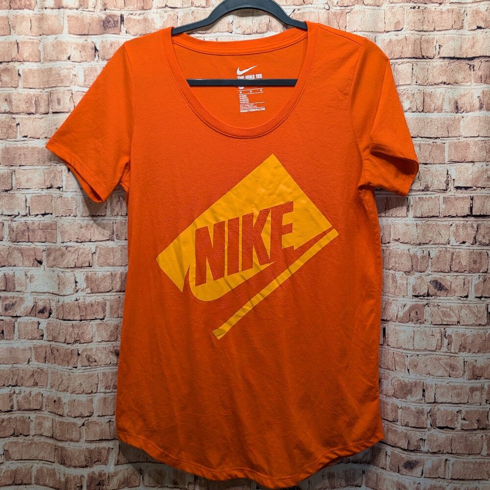 Nike T-shirt The Nike Tee Orange/ Orange Size Medium